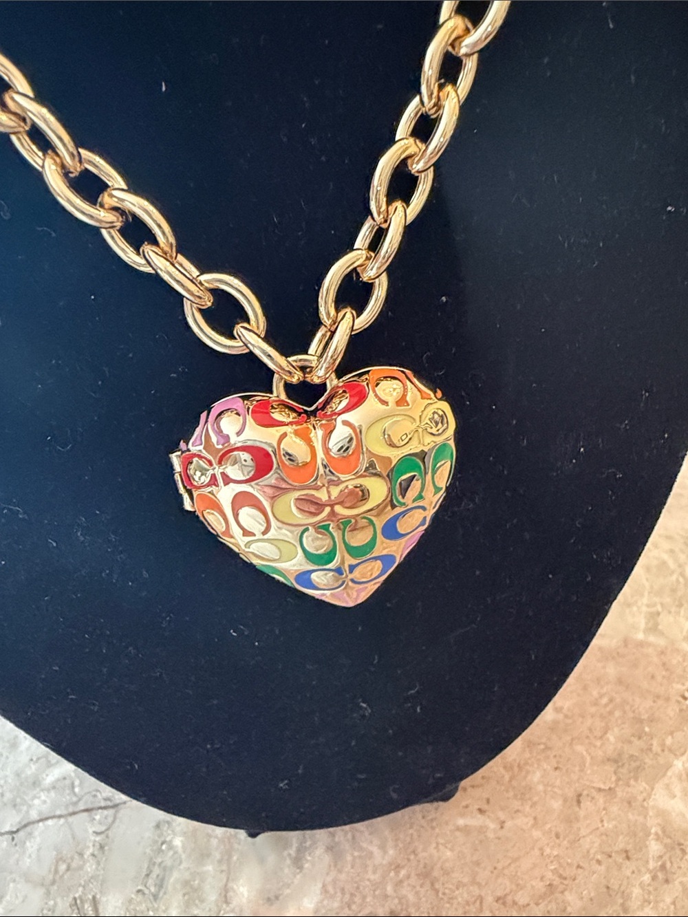 Coach Gold-Tone Link Necklace with Multicolor Enamel Heart Locket/pendant NWT - Picture 16 of 17